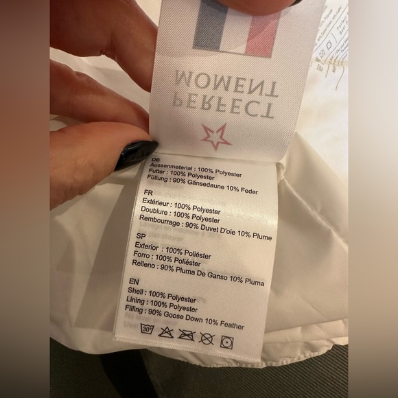 PERFECT MOMENT SKI JACKET - NEW WITH TAGS - Picture 7 of 9